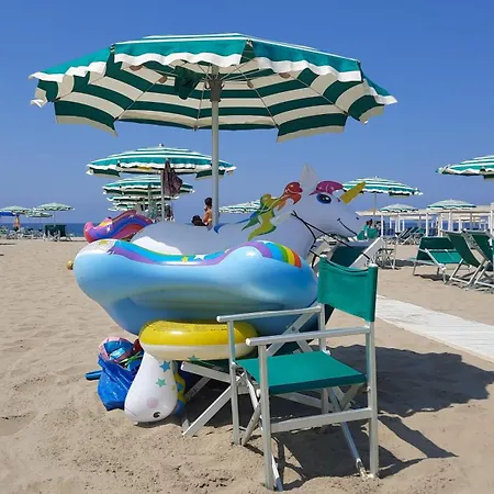 Comfortable Campsite-chalet G14 Tuscany Near Sea * В'яреджо
