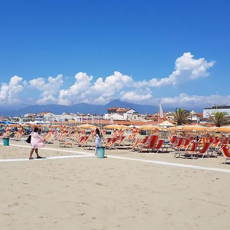 Comfortable Campsite-chalet G14 Tuscany Near Sea Шале