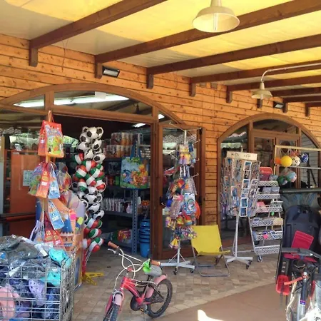 Comfortable Campsite-chalet G14 Tuscany Near Sea Chalet *