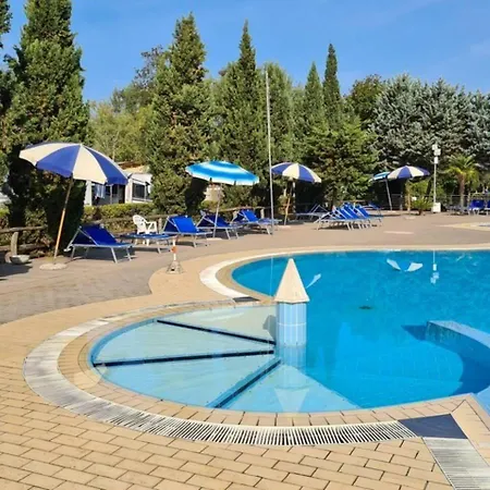 Comfortable Campsite-chalet G14 Tuscany Near Sea Viareggio