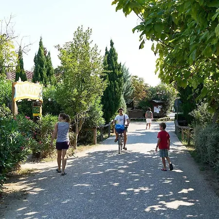 Comfortable Campsite-chalet G14 Tuscany Near Sea Шале